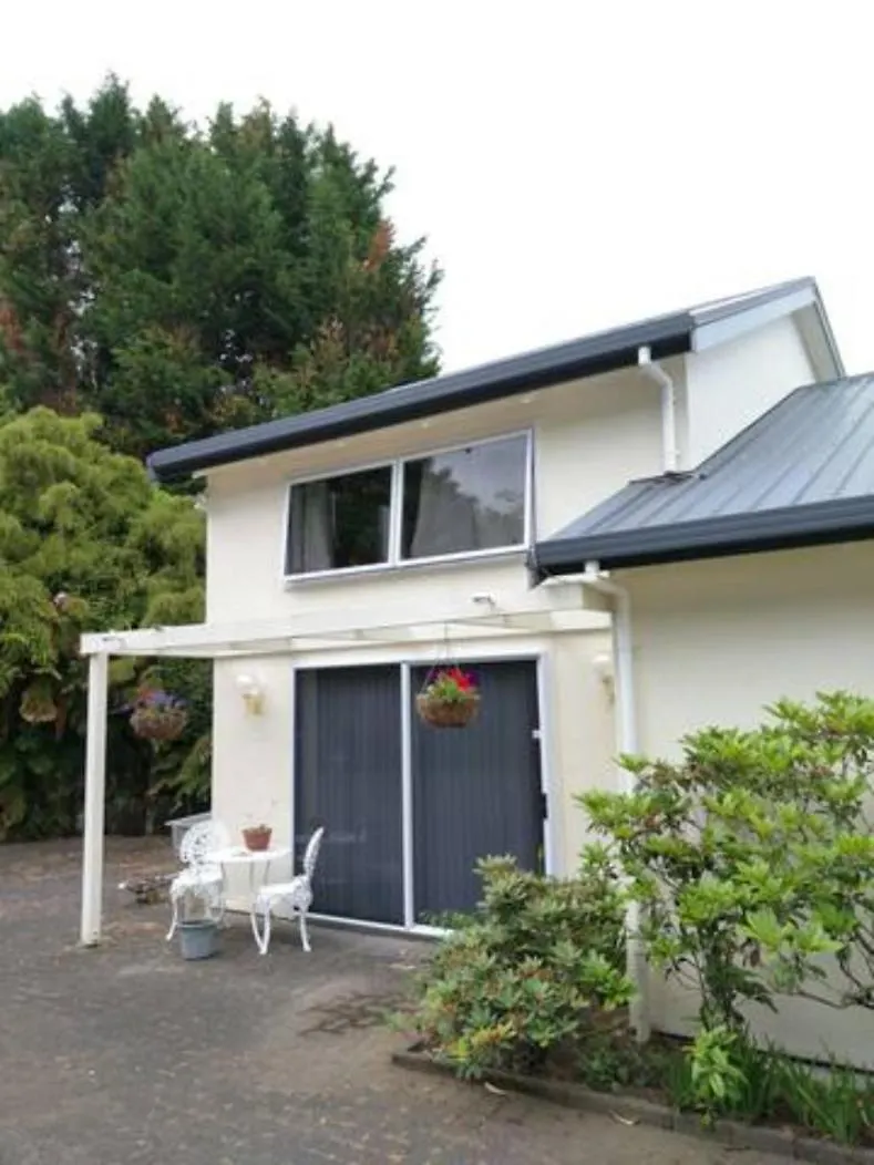 Amazing Lakeview Loft Rotorua